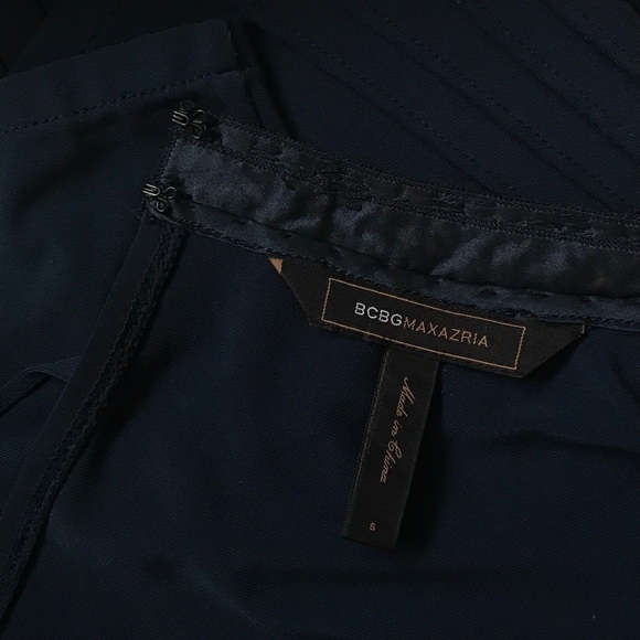 BCBGMaxAzria Navy Blue Beaded Blouse Multi-color Stretchy Short Sleeved Top - Picture 8 of 8